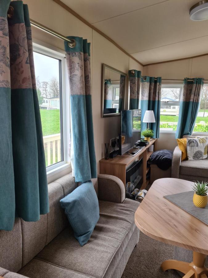 Hot Tub Hols 3 Bed Caravan At 42 Kingfisher Court Tattershall Exterior foto